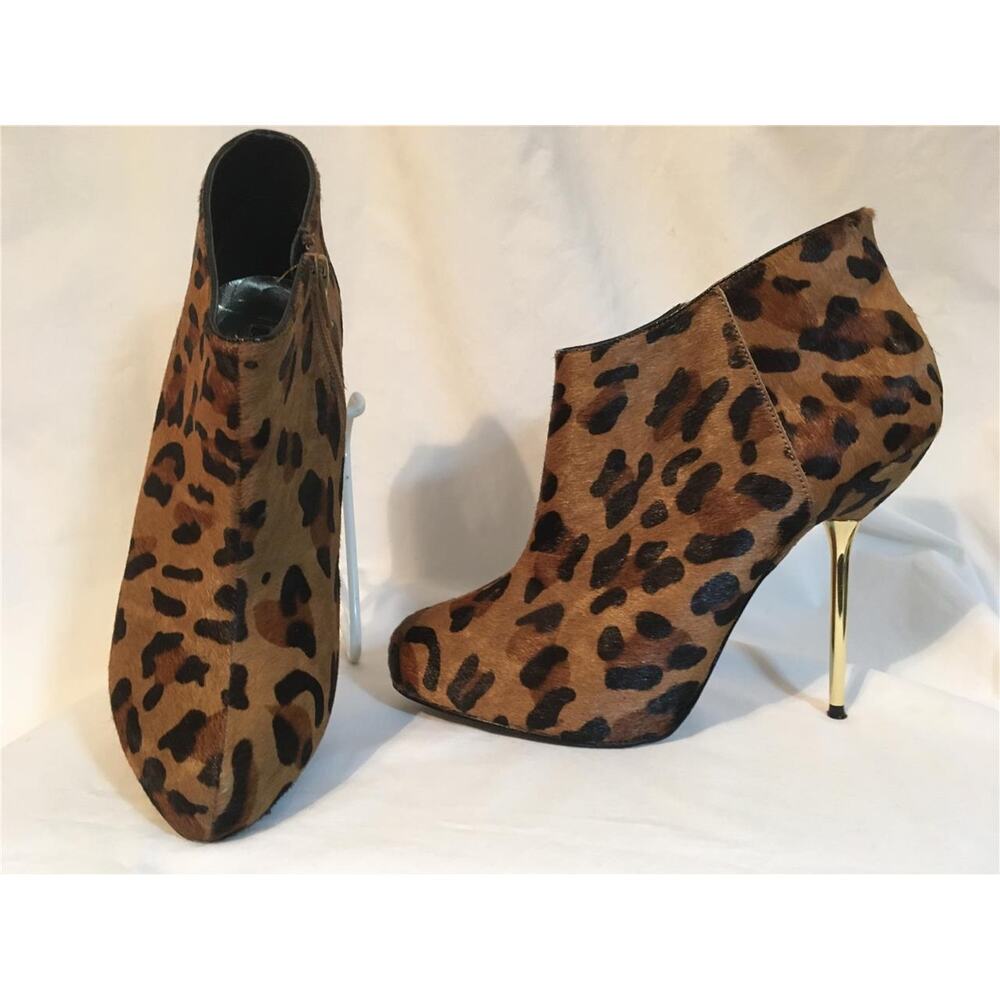 WILD PAIR Leopard Animal Print Fur Platform Ankle Gold Heel Boots Booties 9.5